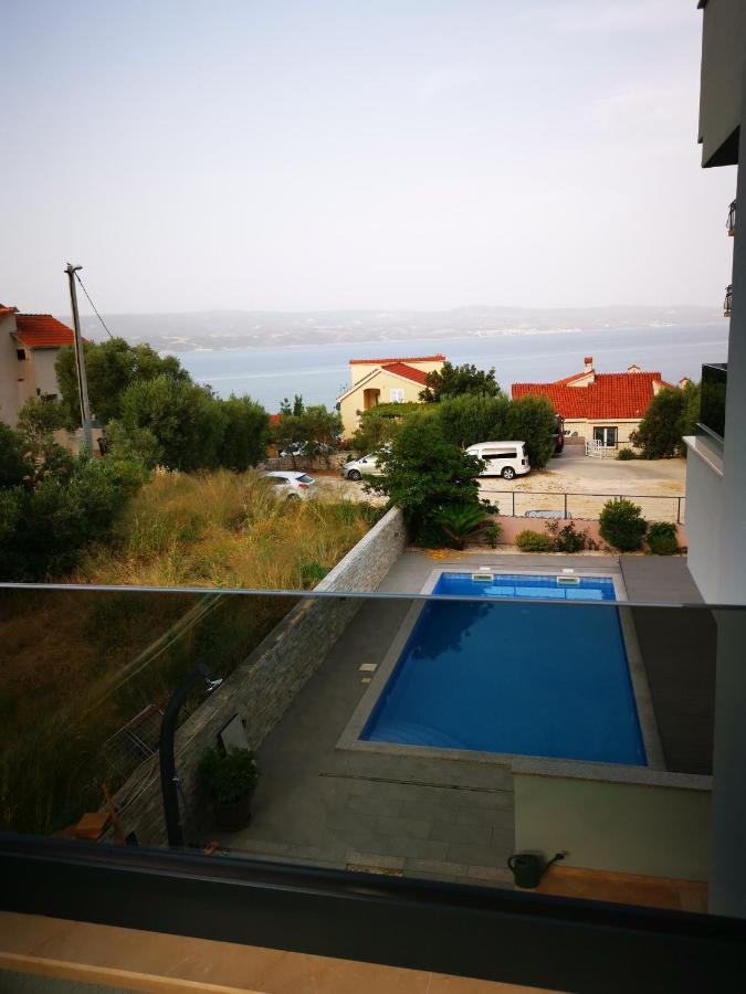 Marina * Omis